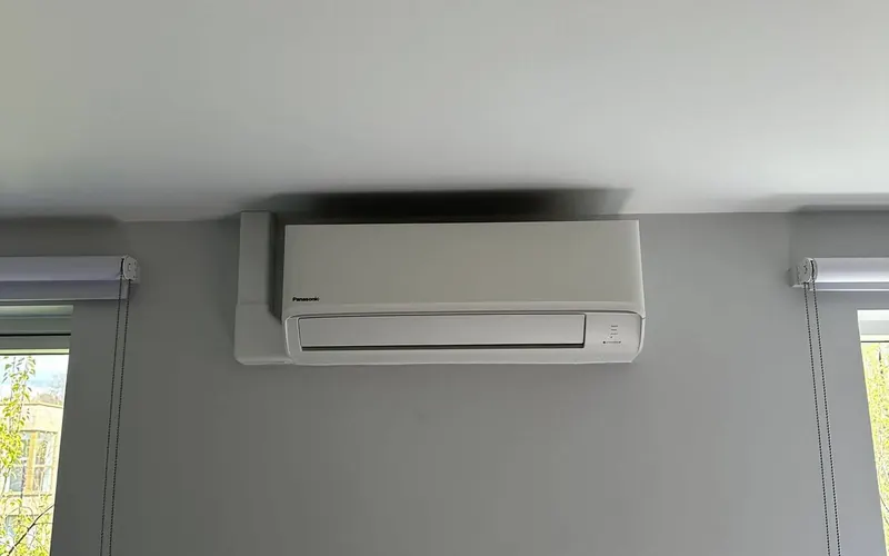 Indoor wall-mounted unit, residential air conditioning installation in Brighton (case study photo)