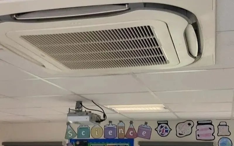 Ceiling cassette air conditioner in a school