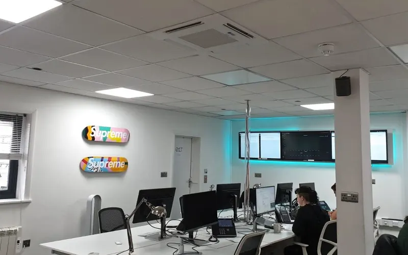Four-way ceiling cassette in Brighton offices
